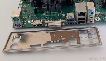 Fujitsu D3400-B22 GS1 + i5-7400 + 8GB DDR4 - 2