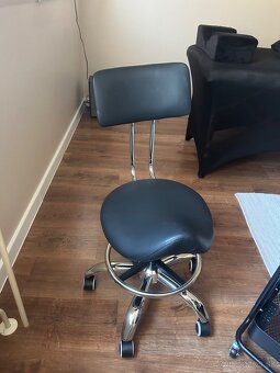 Otočná stolička čierna - 2