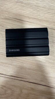 Samsung T7 Shield 1TB SSD - 2