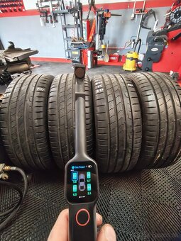 2. Pneumatiky letne 4ks Continental 215/55R17 - 2