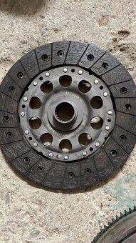 Spojka z zotrvačnikom - 2