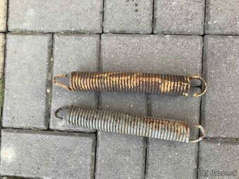 Materiál na stavbu lisu - 2