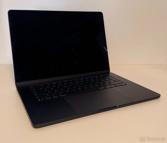 MacBook Air 15" 2025 M4 - 2