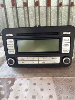 Predam.autoradio aj cd meničom na 6cd - 2
