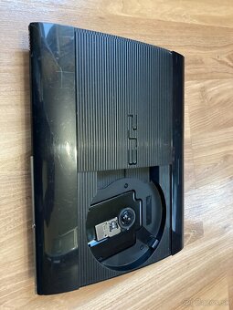 PS3 Ultra Slim 500 GB+2 ovládače+hry+volant - 2