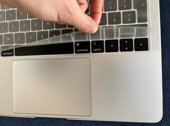 Predám MacBook Air 2018 256 GB - 2