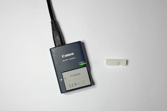 Predám nabíjačku Canon CB-2LXE a batériu NB-5L - 2