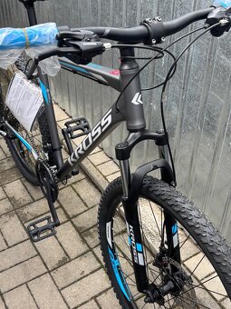 Predám pánsky horský bicykel Kross Hexagon 3.0 graphite-blue - 2