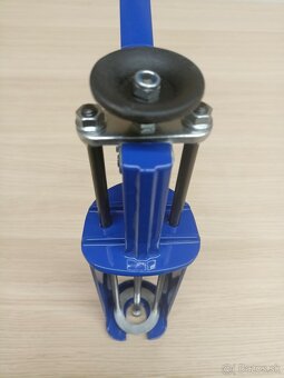 Vytláčacia pištoľ na kartuše 410ml - 2