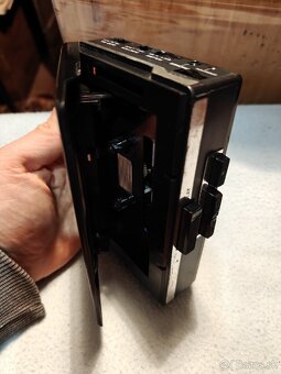Sanyo Walkman MGR66 stereo radio - 2