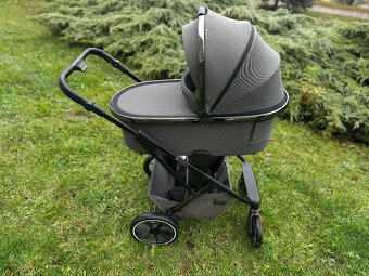 Kombinovaný kočík MOON Piú Extra 2024 - 2