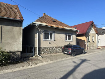 Ponúkame na predaj starší bungalov v Brusne - 2