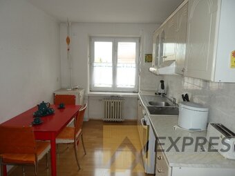 RK EXPRES - predaj za super cenu 4 izbový byt v Handlovej. - 2