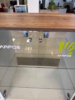 Presklená skrinka - 2