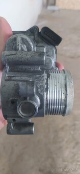 Skrtiaca klapka super b 2 03L128063D V100 - 2