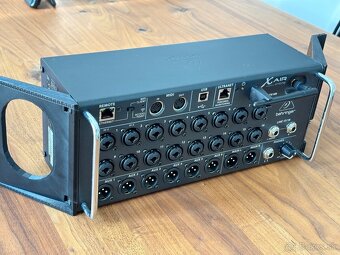 Behringer XR18 - 2