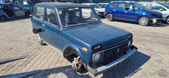 Lacno rozpredám Lada Niva na náhradné diely - 2