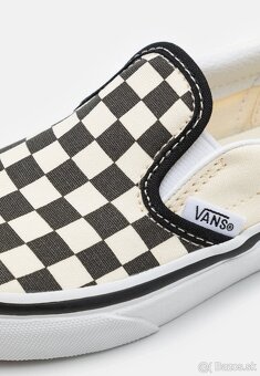 Predám nikdy nenosené CLASSIC SLIP-ON UNISEX - Našuchovačky - 2