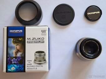 Olympus Zuiko 12mm f2 - 2