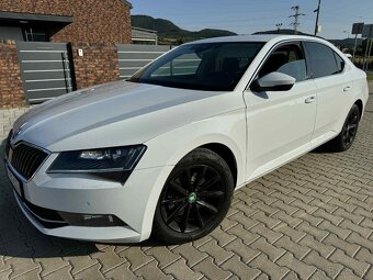 Škoda Superb 2.0TDi 140kw DSG 2017 LED Matrix Keyless - 2