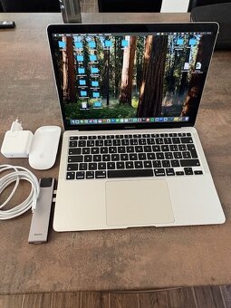 Macbook Air 13 M1 8/256 GB - 2