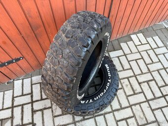 235/70 r16 Bfgoodrich Mud terrain - 2