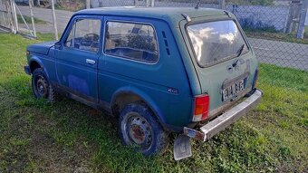 Lada Niva nepojazdná - 2