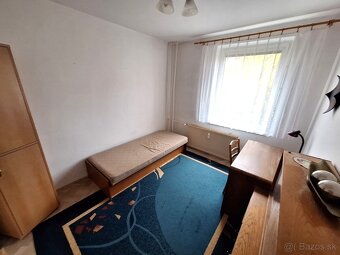 JUH - 3izb.byt, Spolu 77 m2, nový výťah, 4p., 2x kumbál, piv - 2