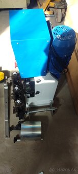 Stroj do nabijania konwektorowy styków elektronickixh - 2