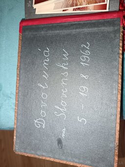 Starý fotoalbum. - 2