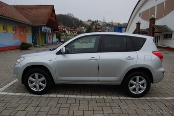 Toyota RAV4 2.0 benzín - 2