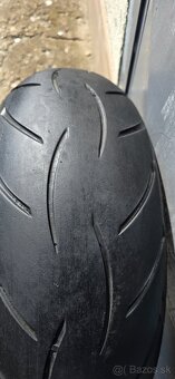 Predám jazdenú moto pneu 200/50 ZR17 - 2