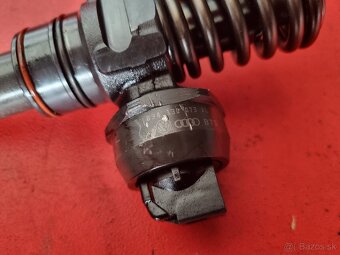 Vstrekovacia tryska 1.9 TDI PD 038130073AL 0414720039 - 2