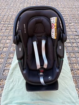 Maxi-Cosi FamilyFix 360 i-Size Base + Coral 360 - 2