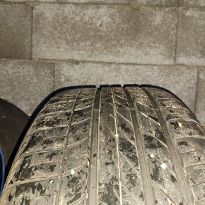 255/55R18 - 2