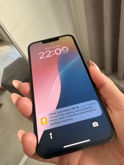 Apple iPhone 13 – Modrý (128 GB) - 2