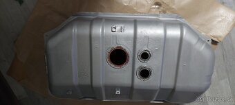 Nádrže na Toyota Land Cruiser 90/95 - 2