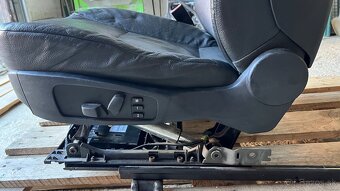 BMW E60 elektrické sedačky, zadné sklápateľné - 2