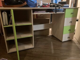 Písací stôl + knihovníčka + stolička. - 2