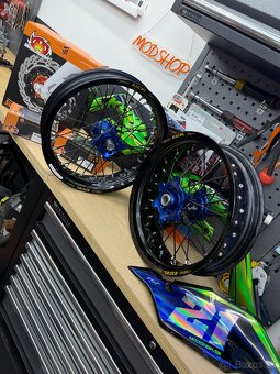 Supermoto kolesá a iné diely - 2