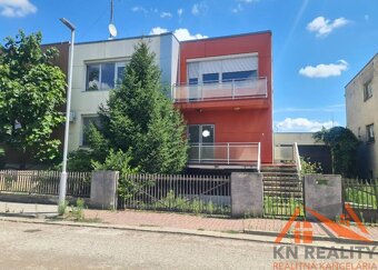 Na predaj dvojgeneračný rodinný dom Nové Zámky  - 2