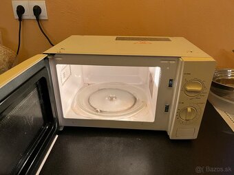 Predám mikrovlnnú rúru Zelmer - 2