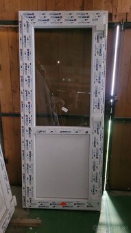 Plastové jednokrídlové vchodové dvere 100x210 - 2
