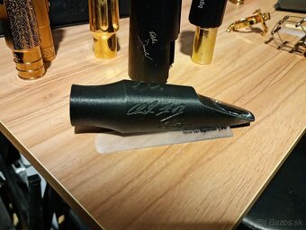 Hubica tenor saxofon Syos - 2