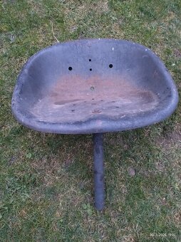 Sedačka Agzat vari tera - 2