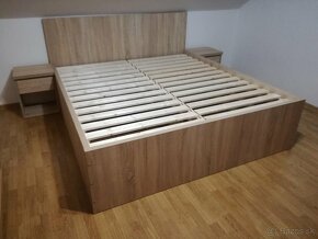 Kvalitná drevená postel - 2