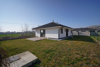 RODINNÝ DOM - KALINKOVO, BUNGALOV-NOVOSTAVBA, 534m2 POZEMOK - 2