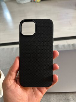 Obal Spigen iPhone 14 - 2