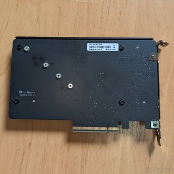 rozširujuca karta ASUS ROG PCIE 5.0 M.2 - 2