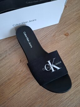 Predam šľapky zn. Calvin Klein - 2